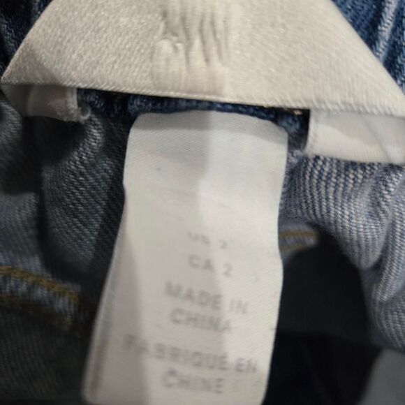 H&M Women's Denim High Waisted Shorts - Picture 3 of 3